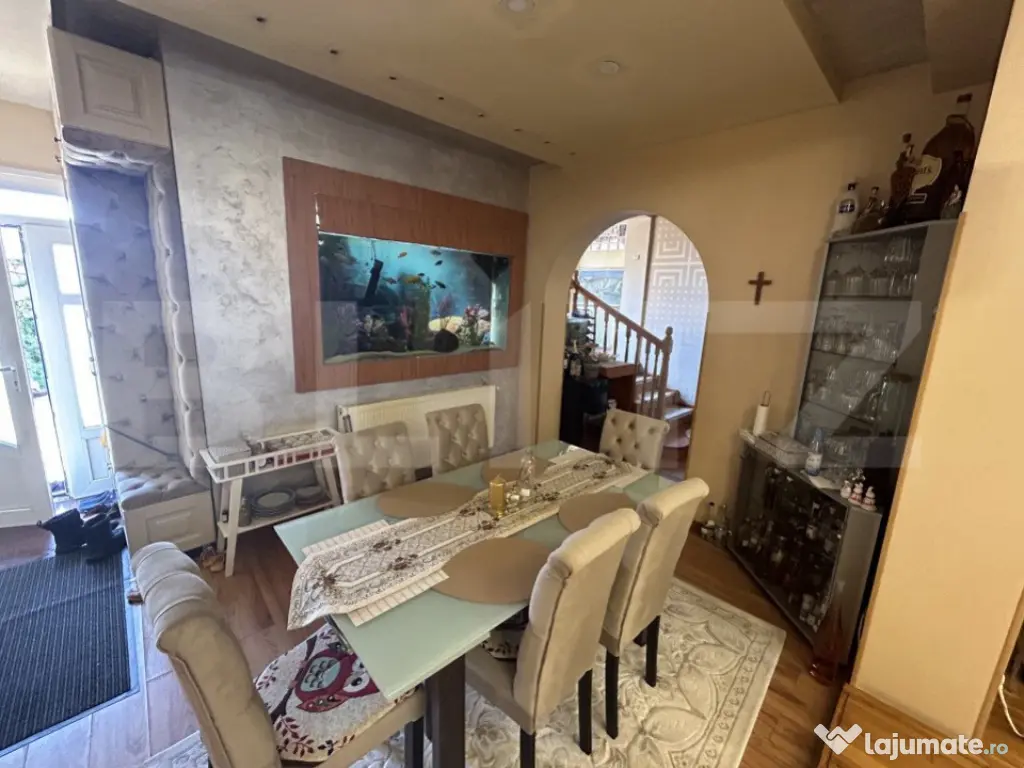 Casă ultracentrală 4 camere în Oradea