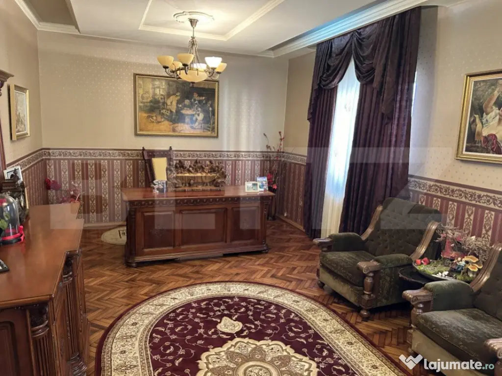 Casă ultracentrală 4 camere în Oradea