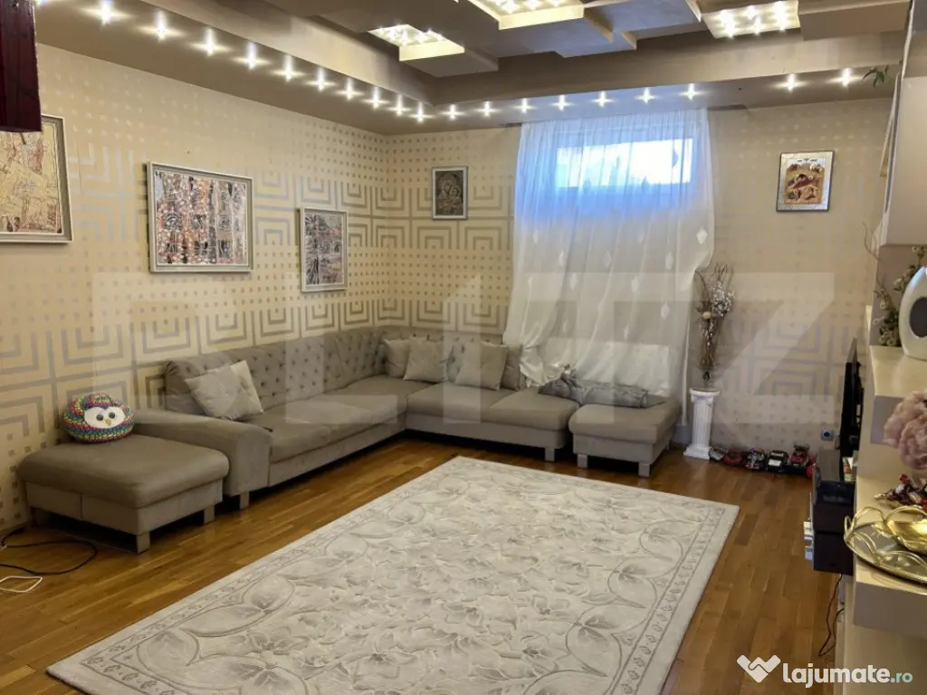 Casă ultracentrală 4 camere în Oradea