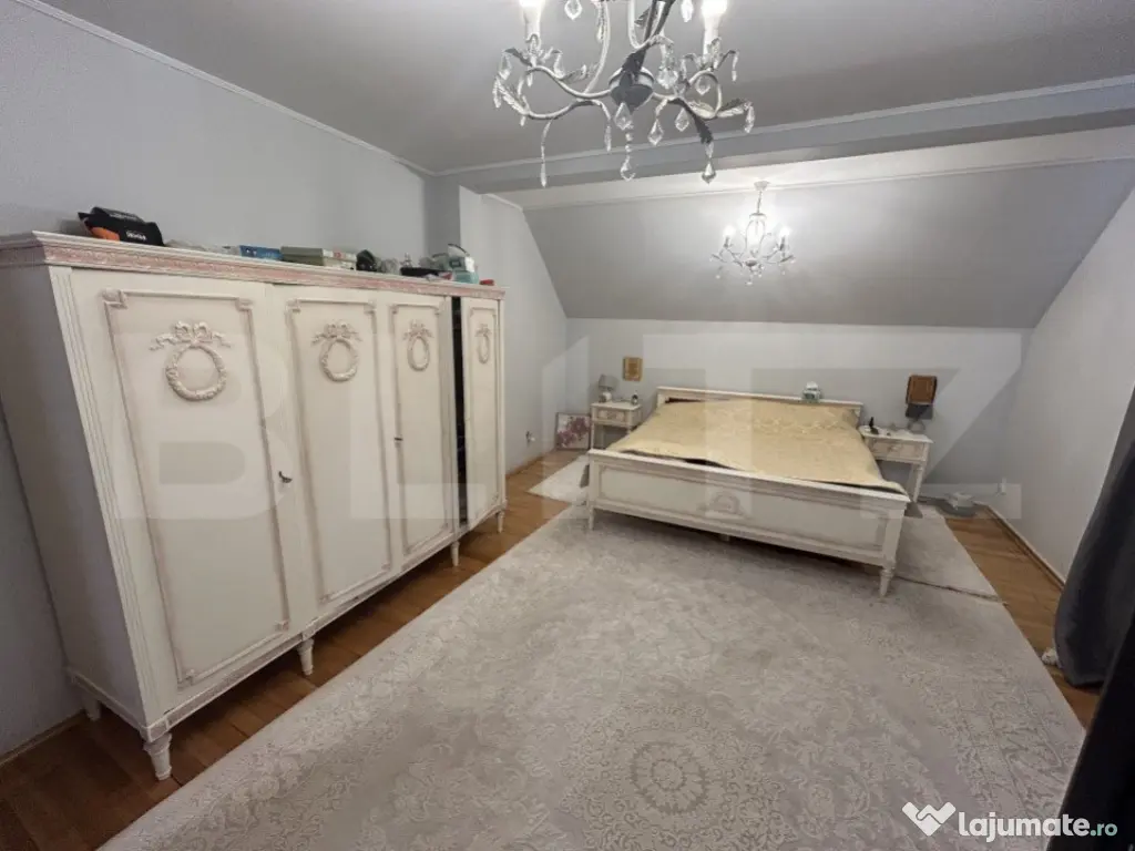 Casă ultracentrală 4 camere în Oradea