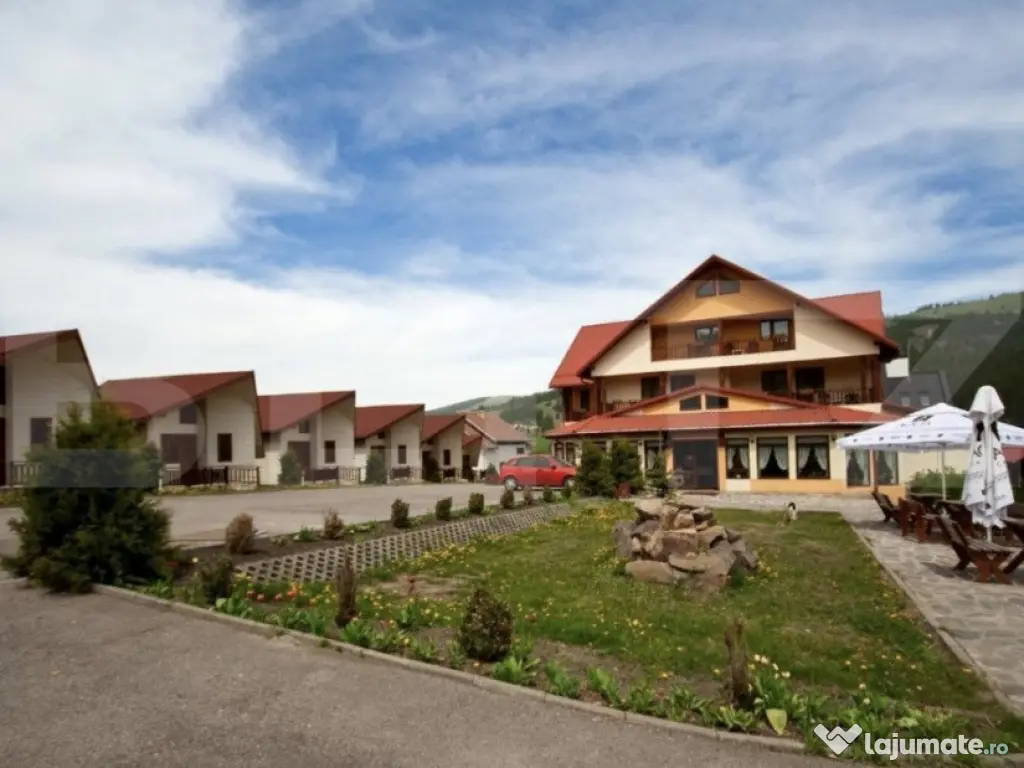 Ofertă unică: pensiune și teren generos de 16000 mp în
