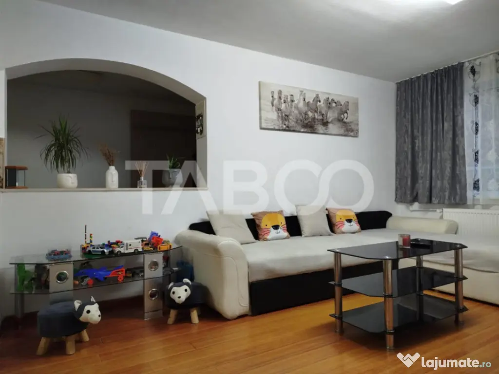 Casa tip insiruita de vanzare 147 mp cu garaj si curte in Su 