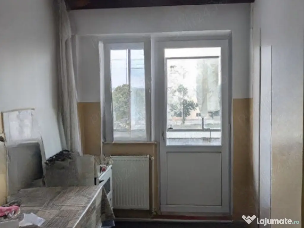 Apartament 2 camere decomandat, zona Vidin.