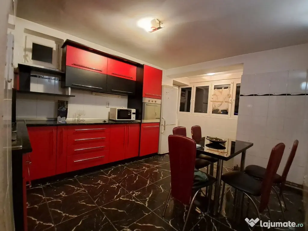 Apartament 2 camere decomandat strada Horea,etaj 2/2 Floresti