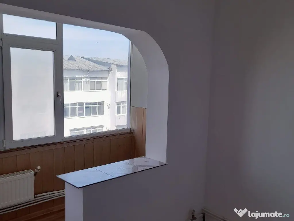 Apartament doua camere deco renovat complet Mioritei, etaj patru liber 