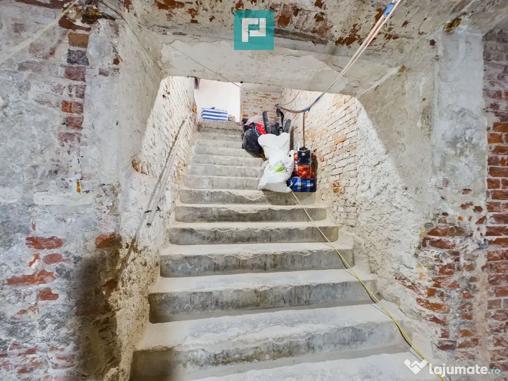 Spațiu ultracentral la demisol 