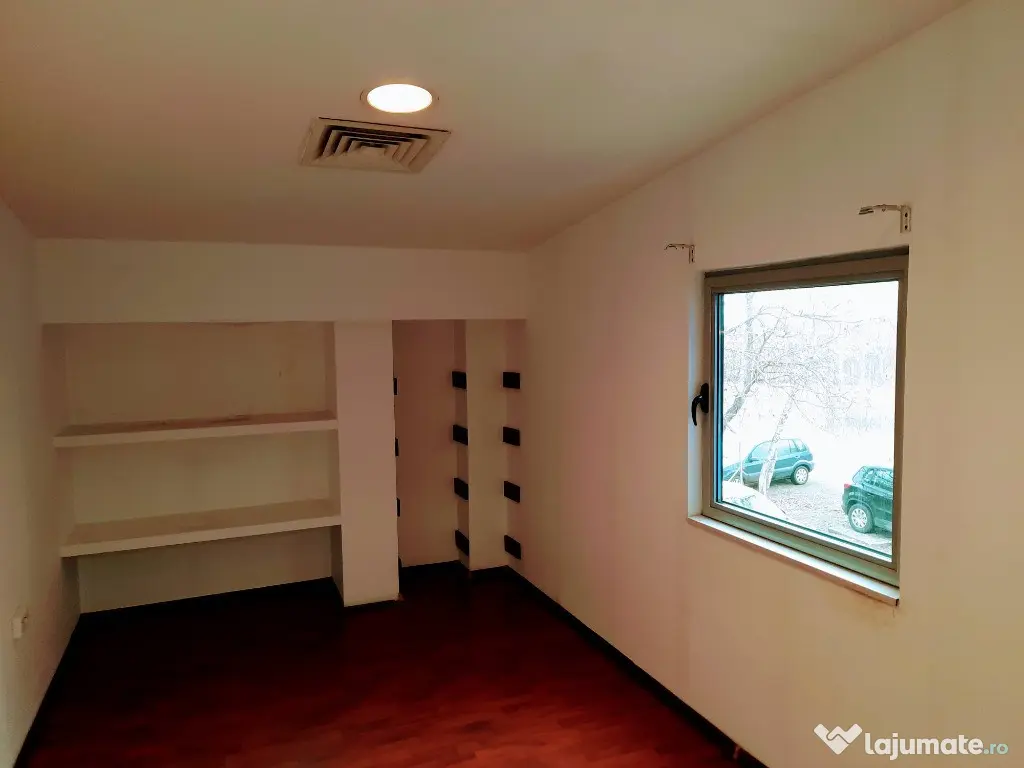 Cabina de vopsit si birouri de inchiriat 