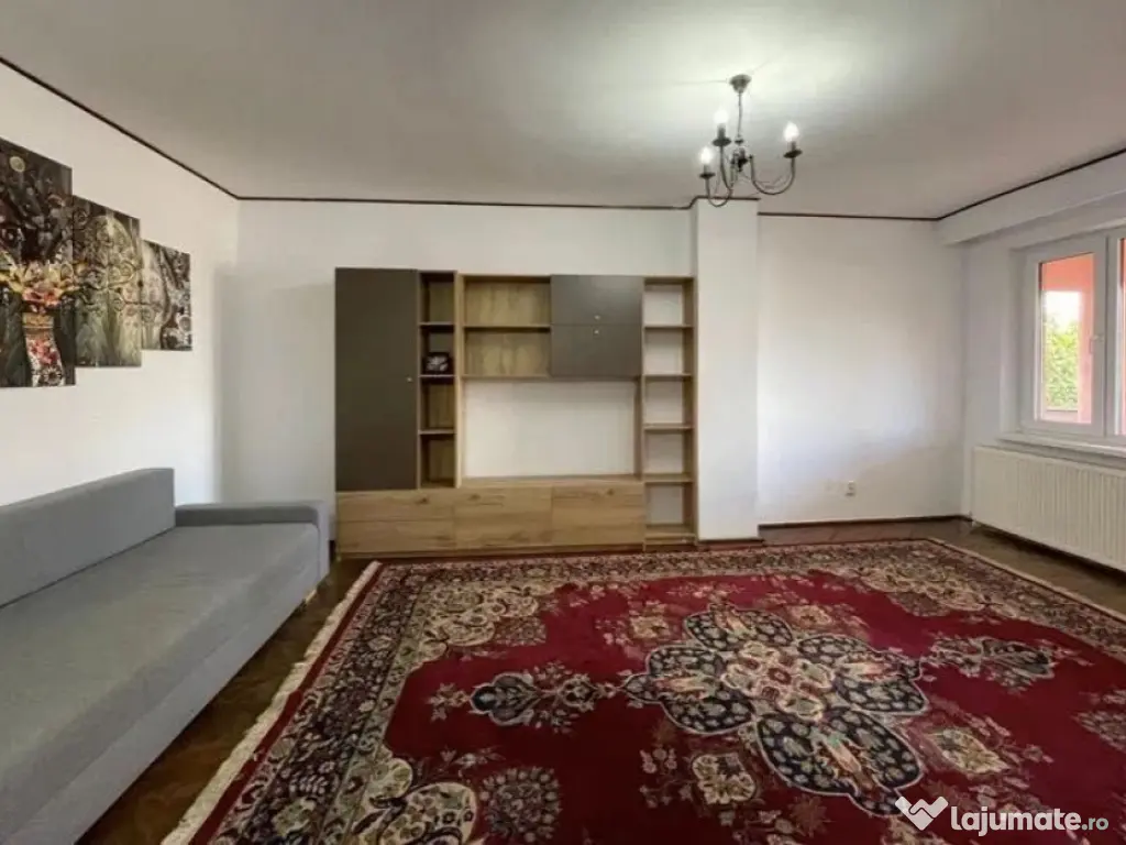 Ultracentral-3 camere, decomandat, 2 balcoane, boxa, central 