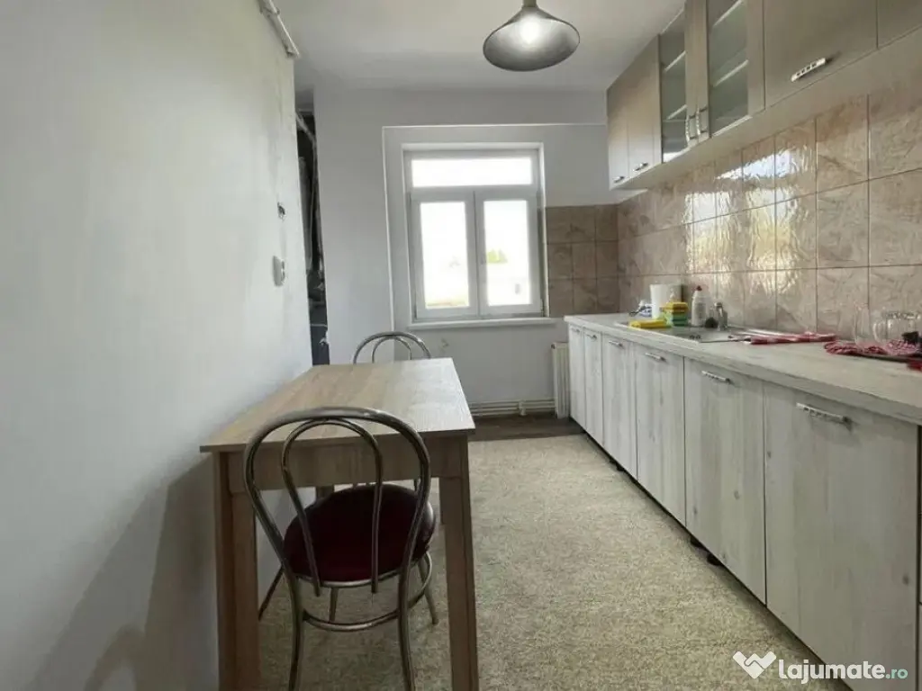 Ultracentral-3 camere, decomandat, 2 balcoane, boxa, central 