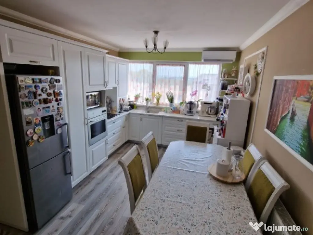 Republicii, zona buna, 3 camere