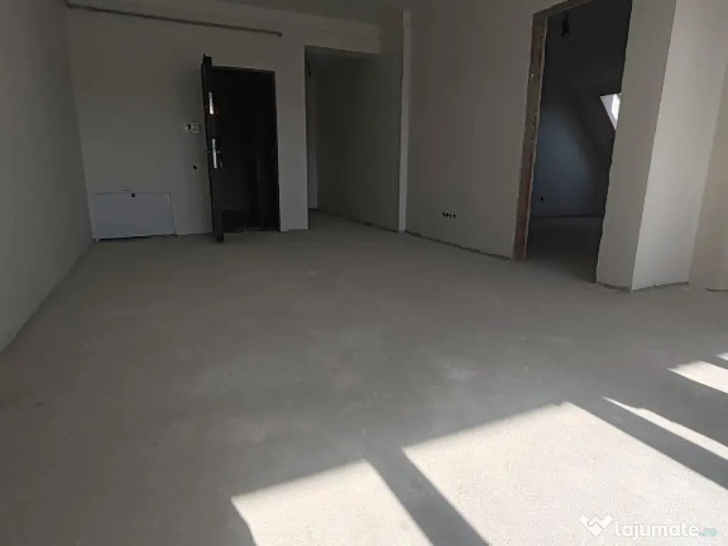 Apartament 3 camere, semifinisat, zona Cetatii 