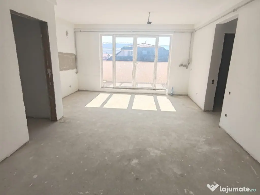 Apartament 3 camere, semifinisat, zona Cetatii 