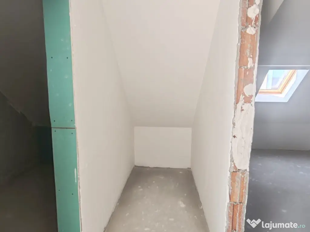 Apartament 3 camere, semifinisat, zona Cetatii 