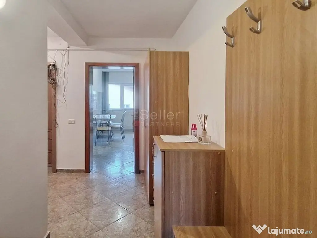 De vanzare apartament cu 3 camere central. 