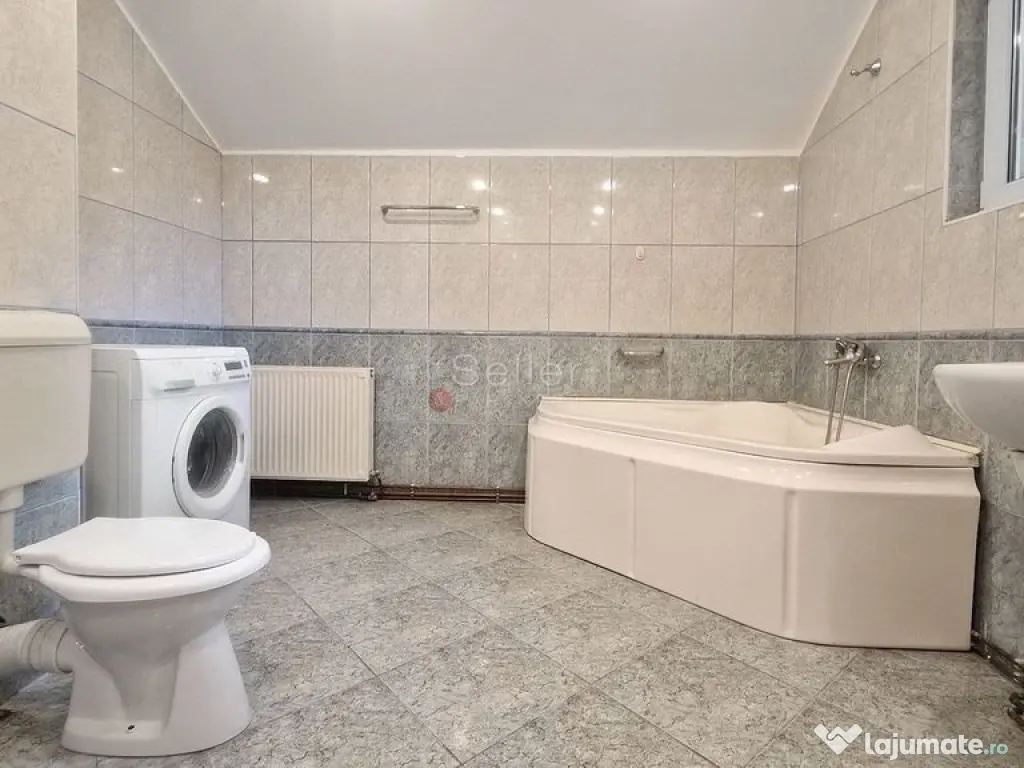 De vanzare apartament cu 3 camere central. 