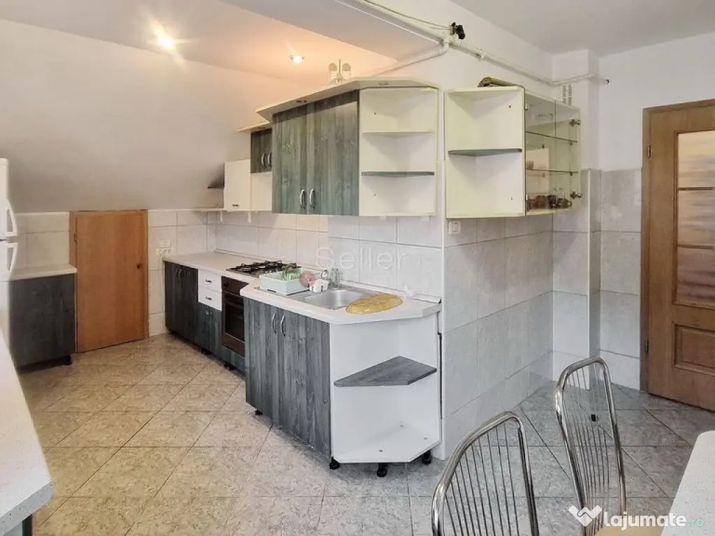 De vanzare apartament cu 3 camere central. 