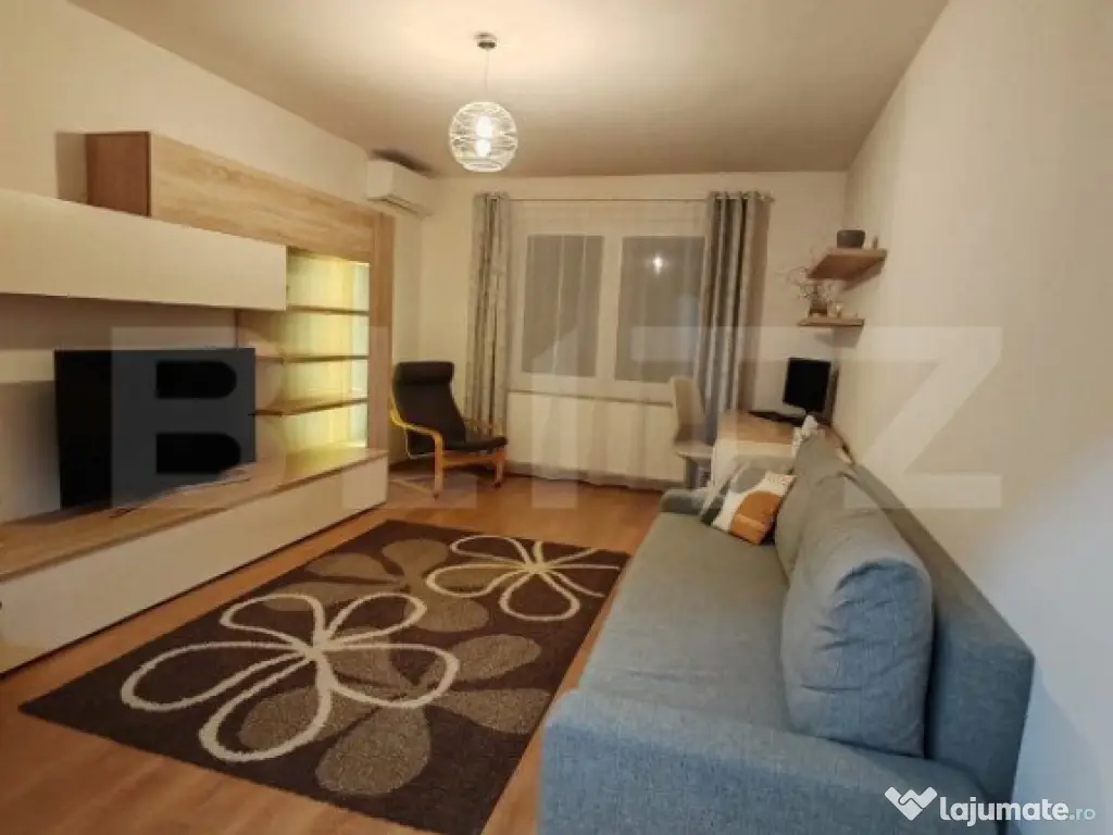 Apartament vânzare/închiriere, cu 3 camere, 70 mp, zona Fo