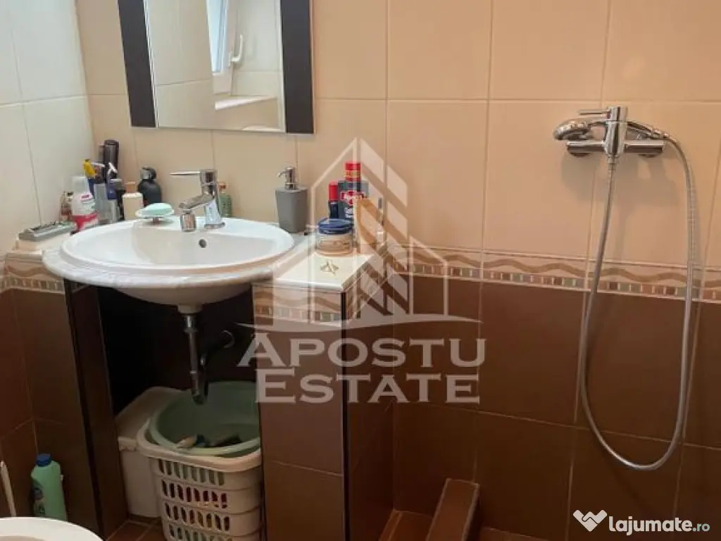 Casa individula cu 4 camere, zona Cetatii 