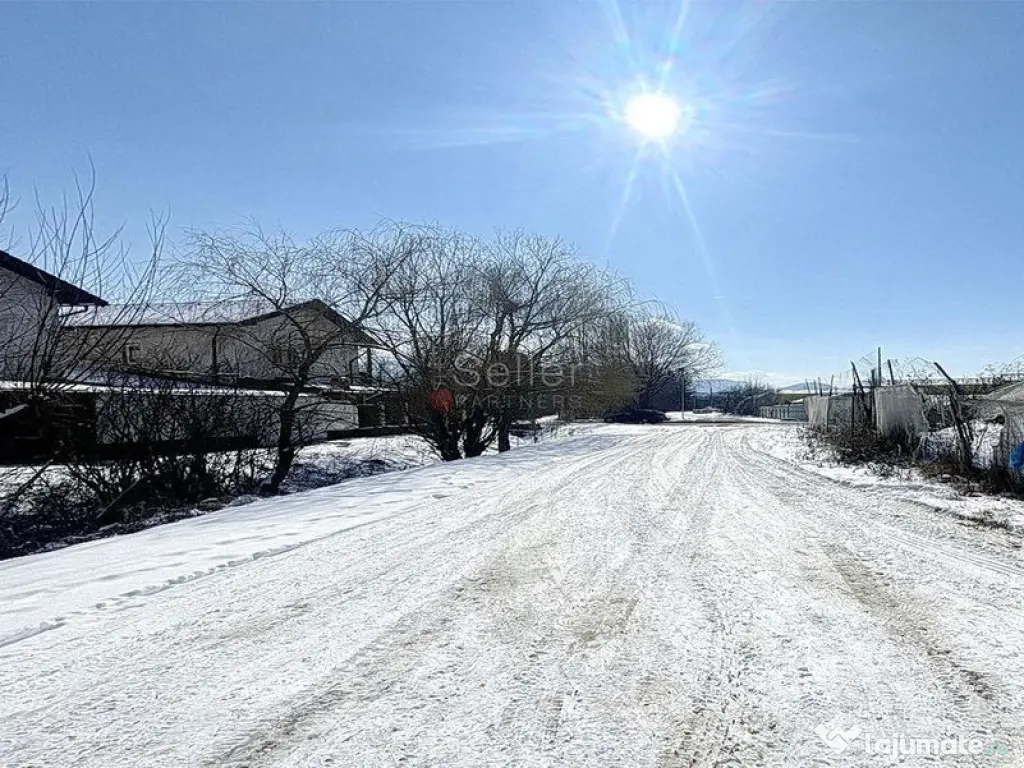 Teren rezidential 1.100mp str. Lanii 