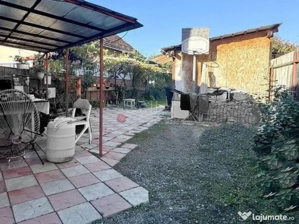 Curte Generoasa | Loc de Parcare 