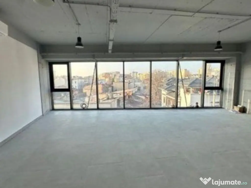 Dacia, spatiu comercial, suprafata 243 mp