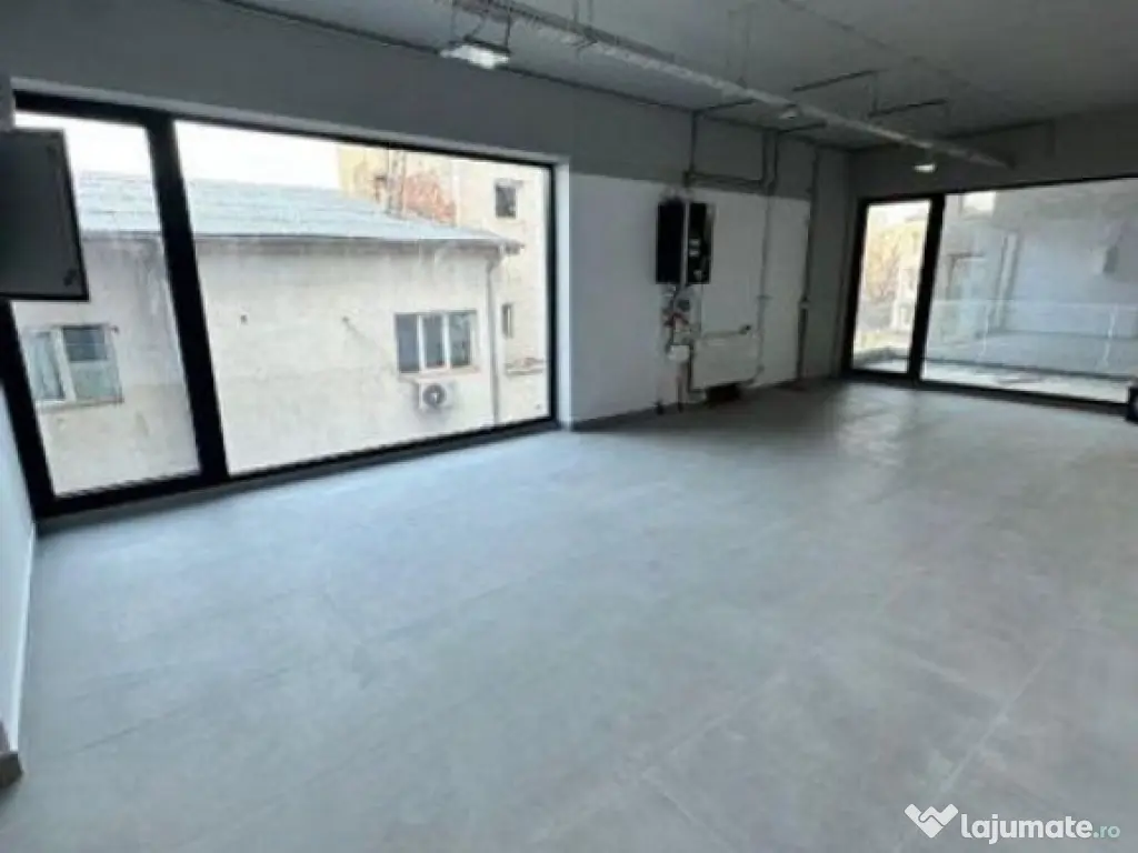 Dacia, spatiu comercial, suprafata 243 mp