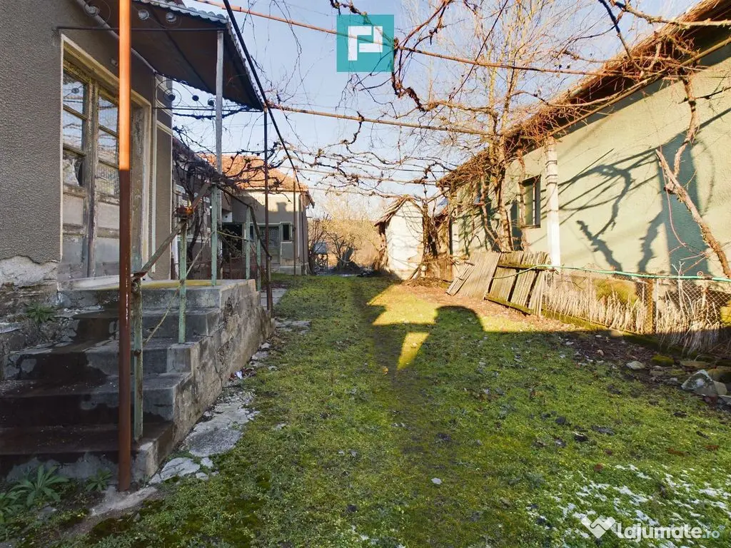 Casă de vacanță de vânzare în Tauț