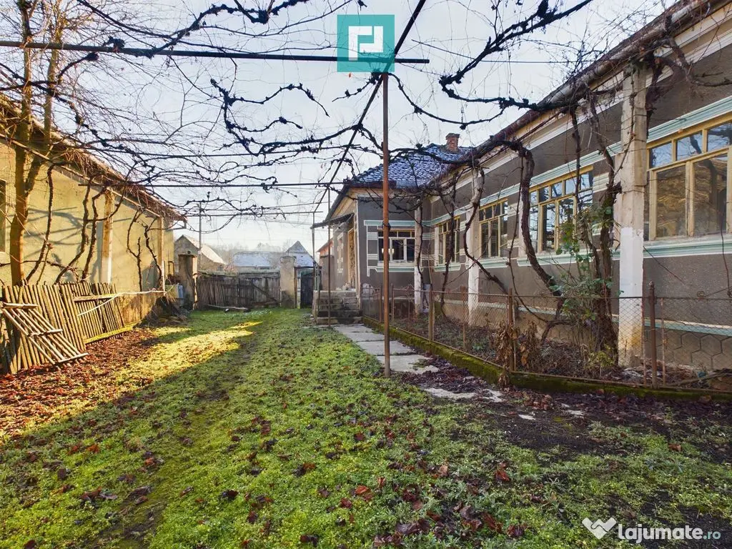 Casă de vacanță de vânzare în Tauț