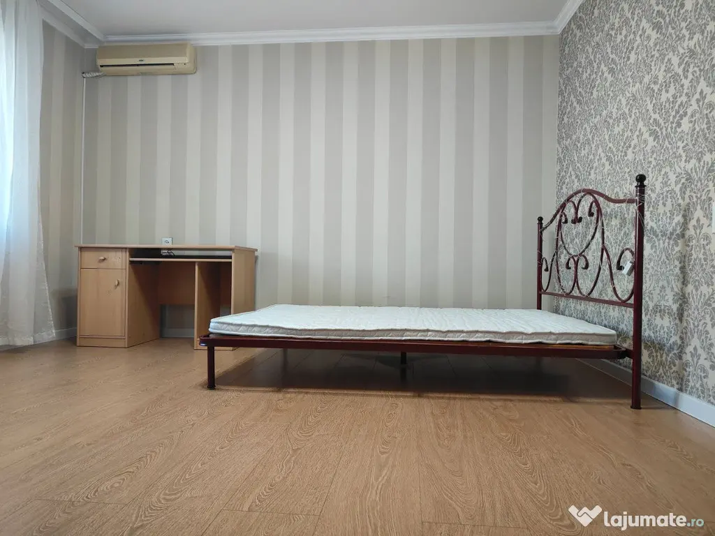 Apartament cu 2 amere in zona Racadau 