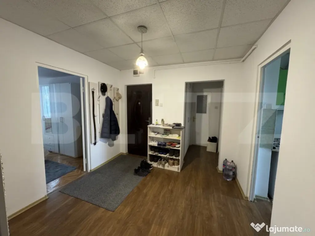 Apartament cu 4 camere,zona Progresul