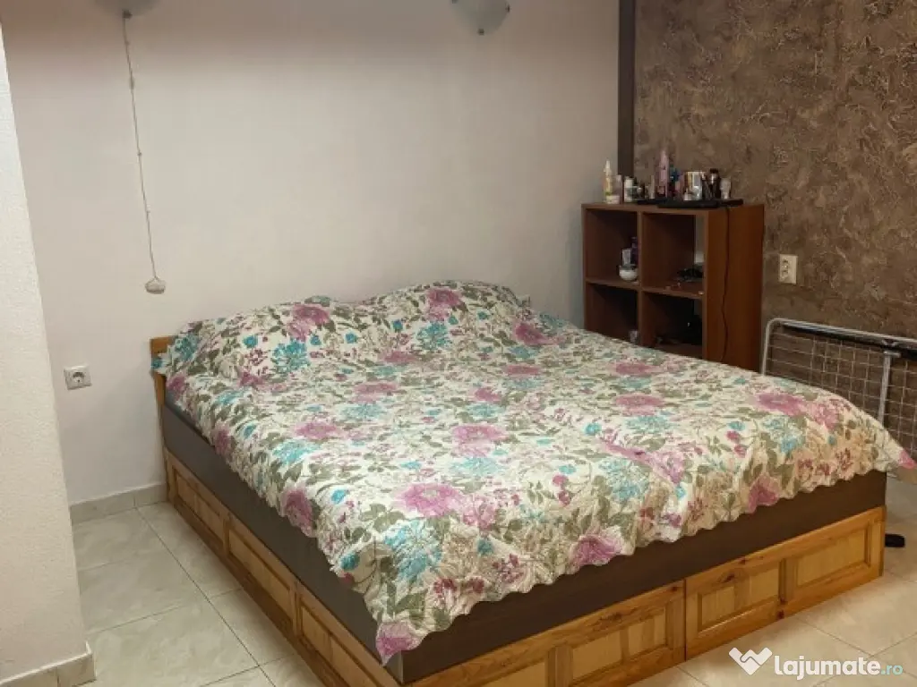 Se inchiriaza apartament in zona Carierei