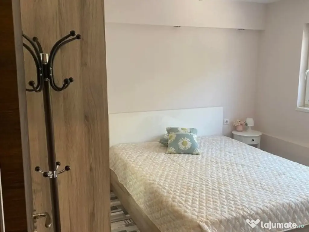 Se inchiriaza garsoniera in zona Florilor