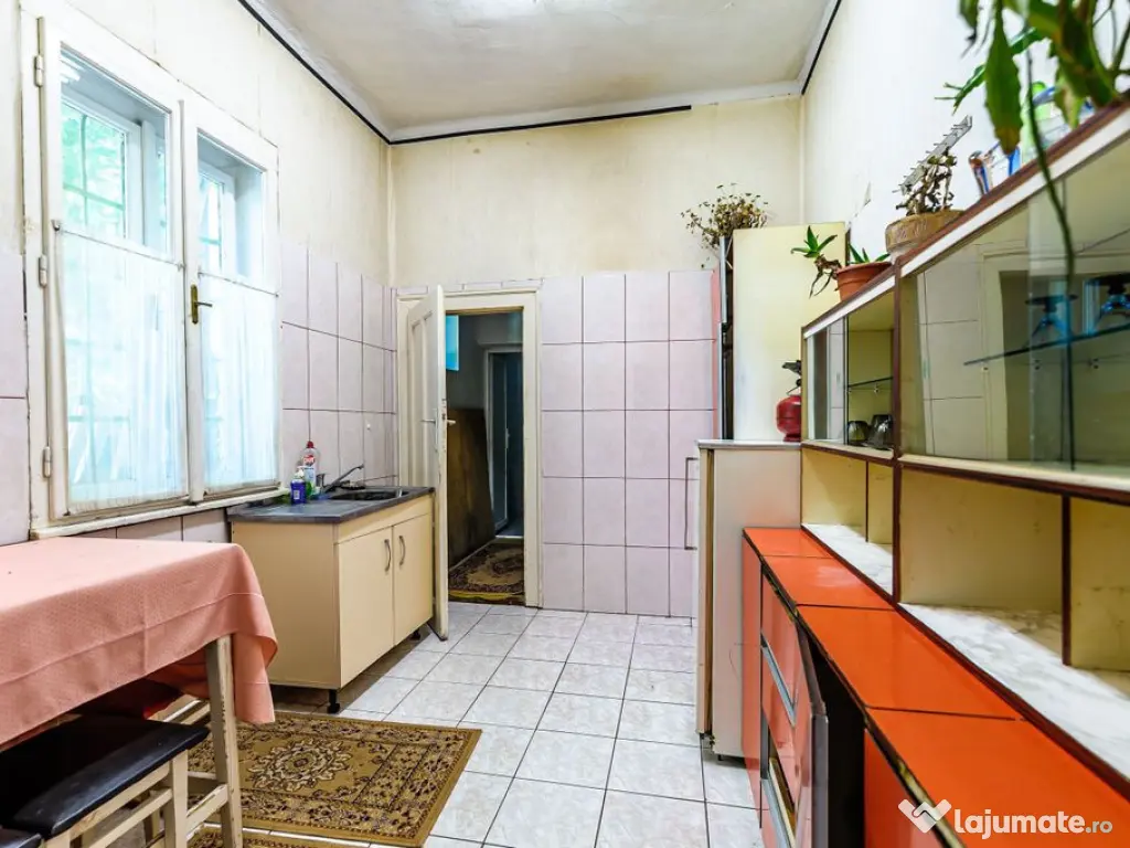 Casă pe Faleza Mureșului 