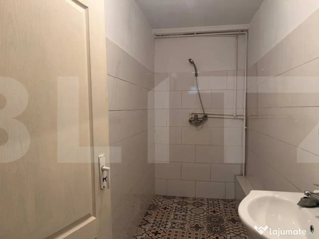 Apartament cu 3 camere, 70 mp, zona Cetatii