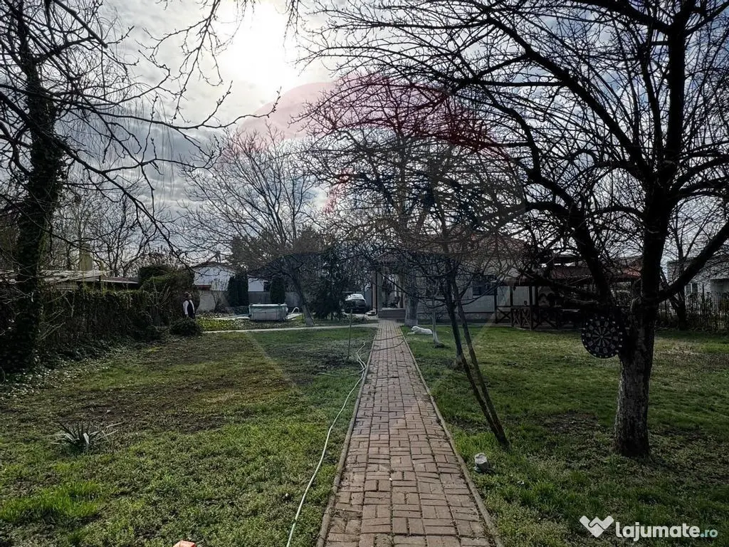 Casă de vânzare cu livadă și piscină – Giurgiu 