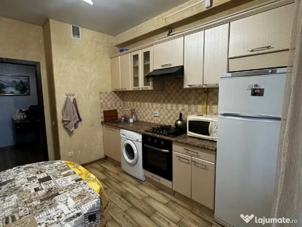 Spre vanzare 2 camere in zona Florilor