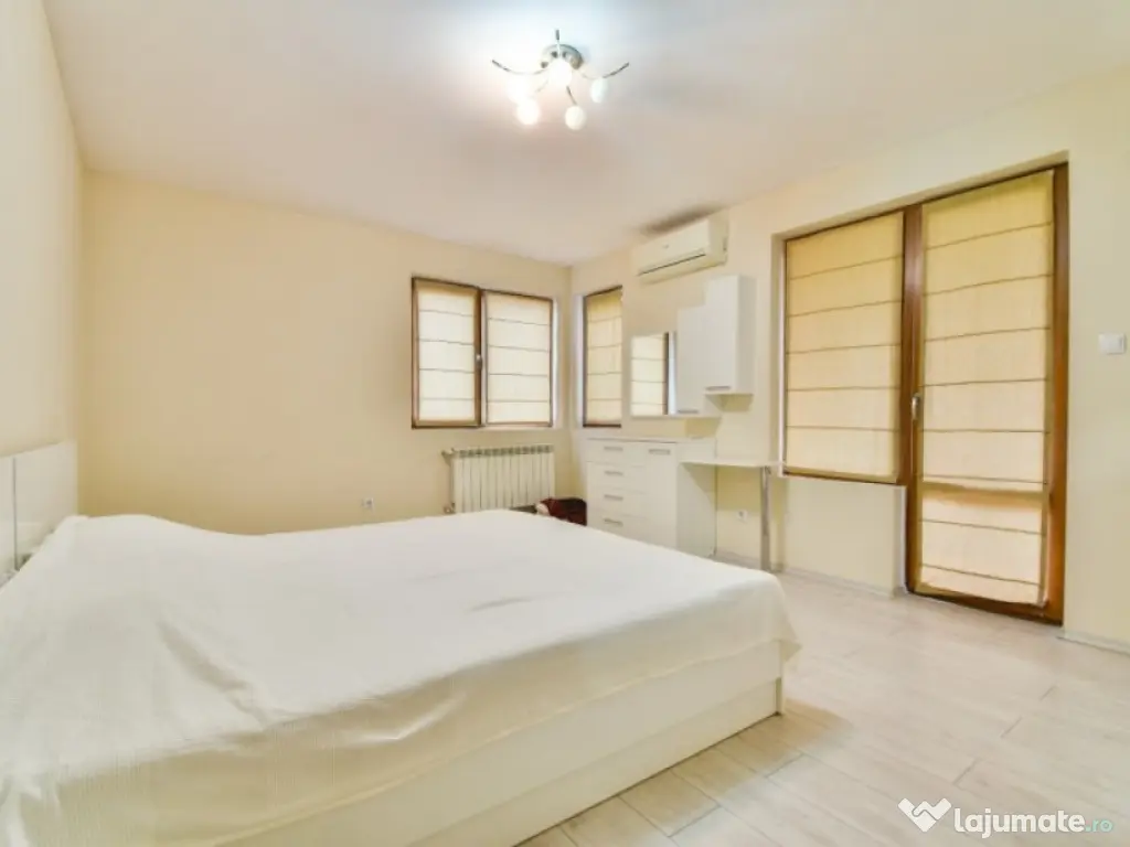 Vanzrae apartament cu 3 camere in zona Aurel Vlaicu