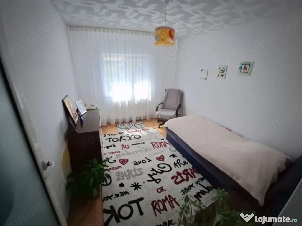 Apartament cu 3 camere de vanzare Bartolomeu 