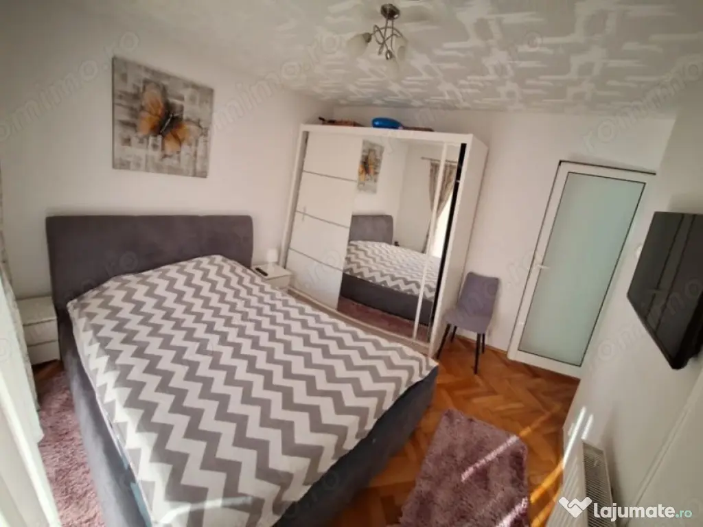 Apartament cu 3 camere de vanzare Bartolomeu 