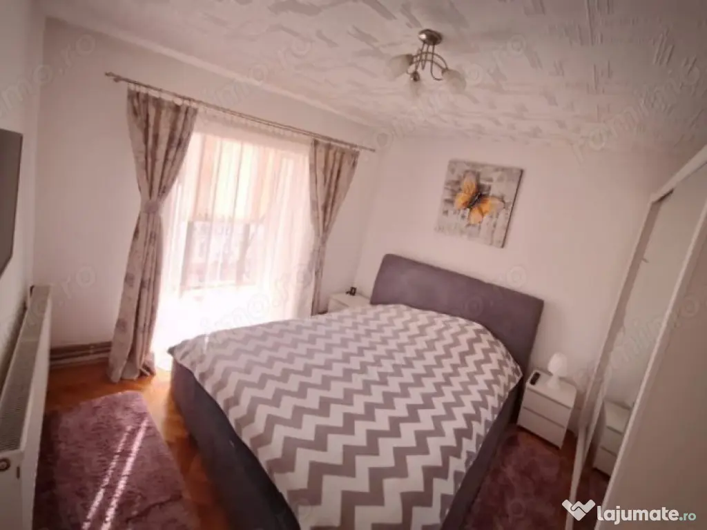 Apartament cu 3 camere de vanzare Bartolomeu 