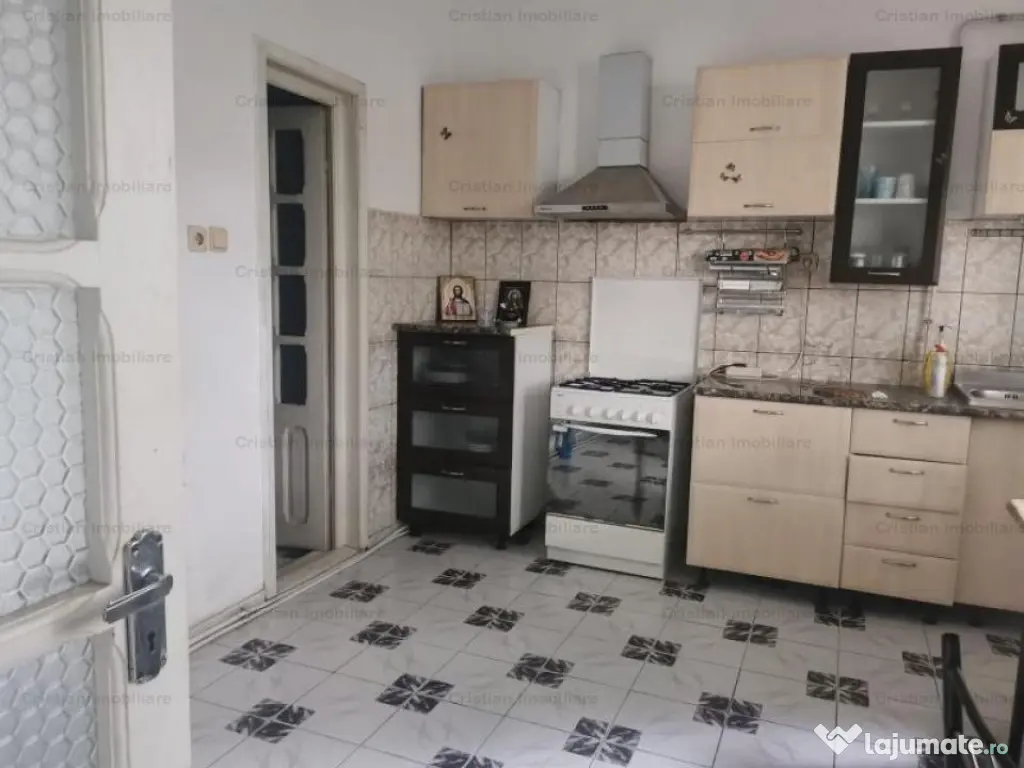 Casa noua 3 camere,450mp teren zona Chercea 
