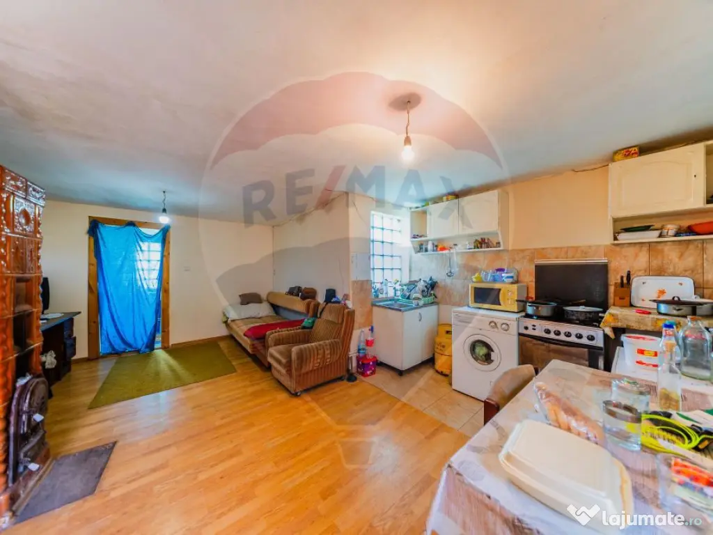 Casă cu teren 4500mp de vanzare in Carand Jud. Arad 