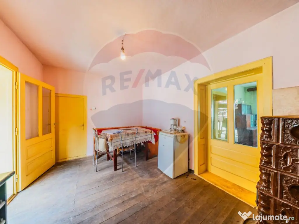 Casă cu teren 4500mp de vanzare in Carand Jud. Arad 