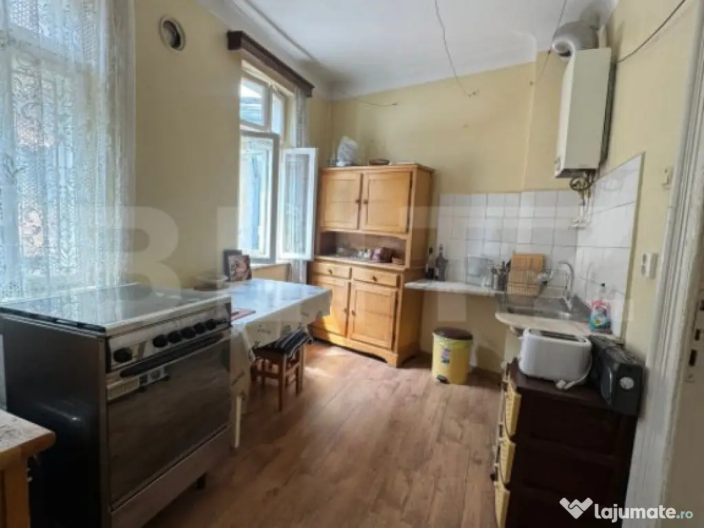 Casa cu 3 camere, 70 mp, zona ultracentrala