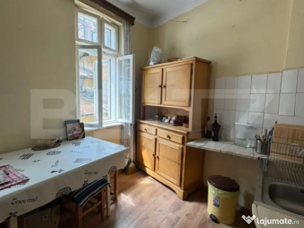 Casa cu 3 camere, 70 mp, zona ultracentrala