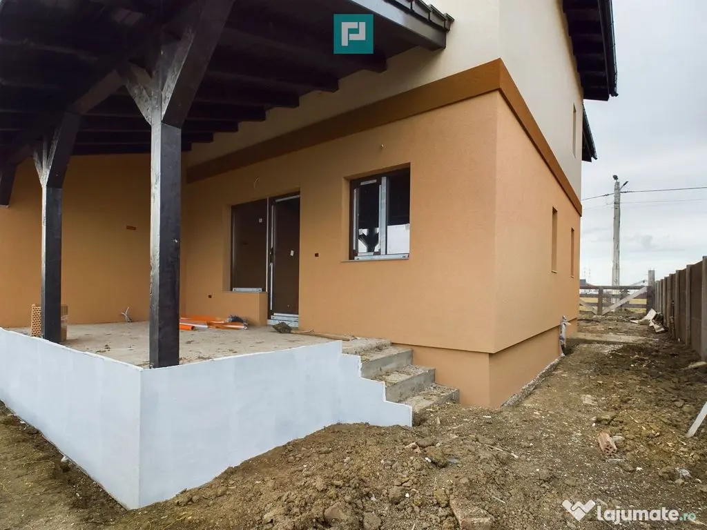 Duplex în Moșnița Nouă, în spate la Castel