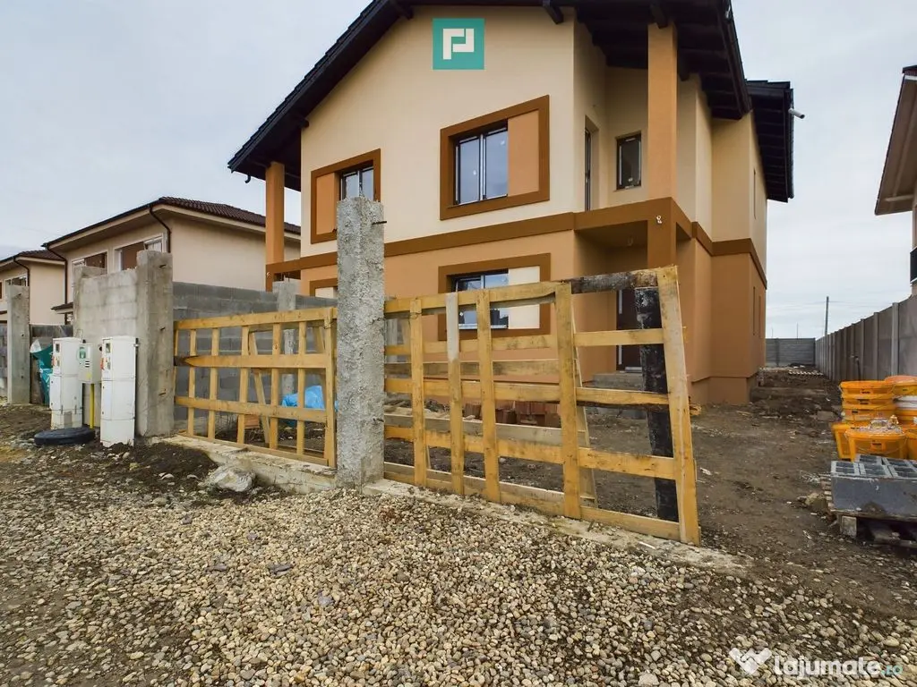 Duplex în Moșnița Nouă, în spate la Castel