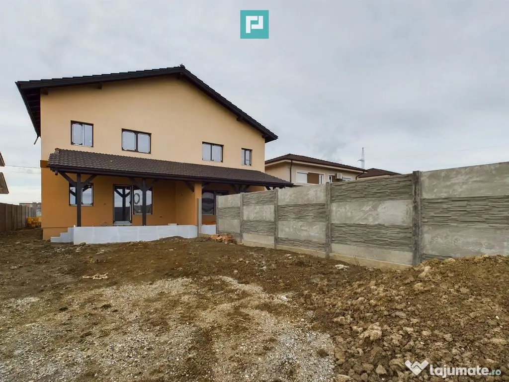 Duplex în Moșnița Nouă, în spate la Castel