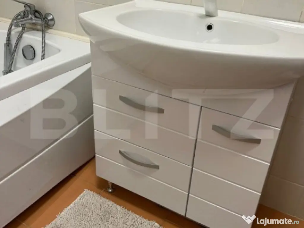 Apartament cu 3 camere, mobilat modern, parcare, zona Muzeul 