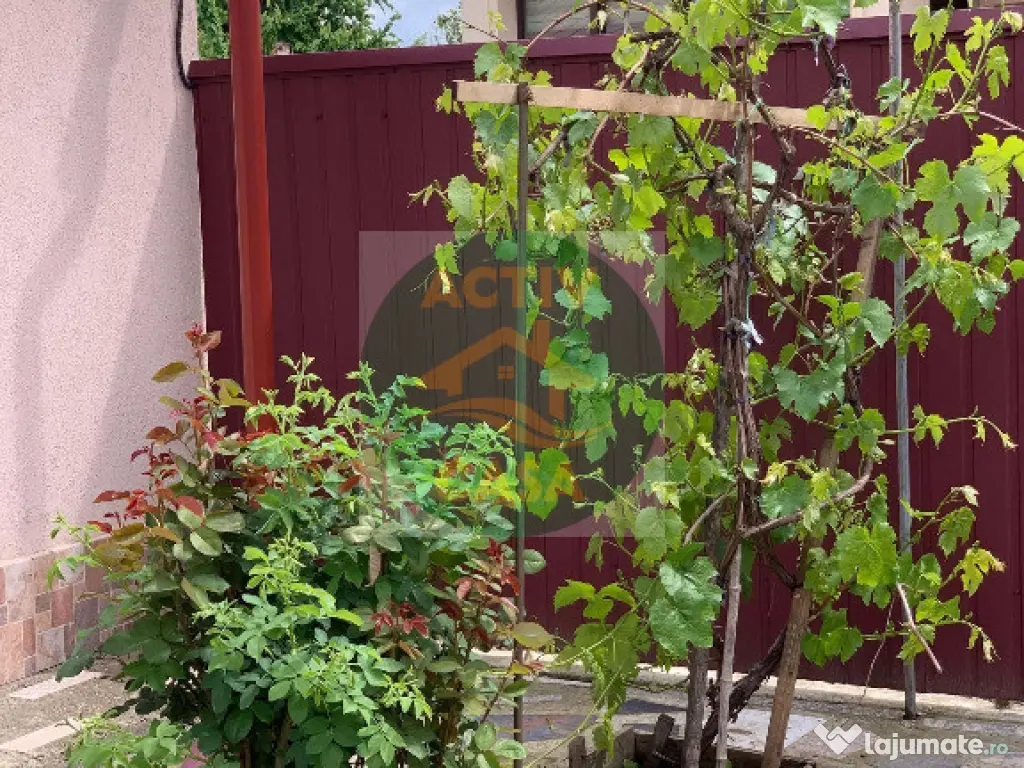 Casa de vanzare, zona Liceului nr.2-Roman